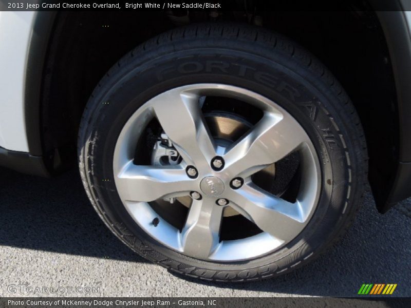 Bright White / New Saddle/Black 2013 Jeep Grand Cherokee Overland