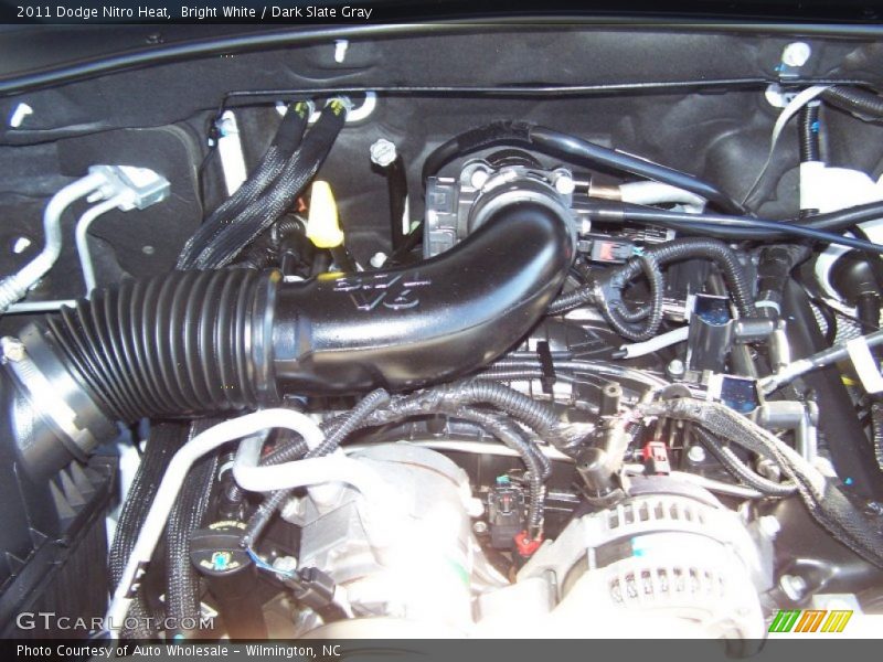 Bright White / Dark Slate Gray 2011 Dodge Nitro Heat