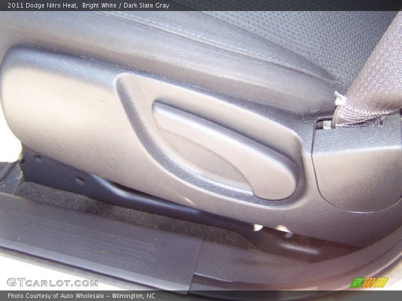Bright White / Dark Slate Gray 2011 Dodge Nitro Heat