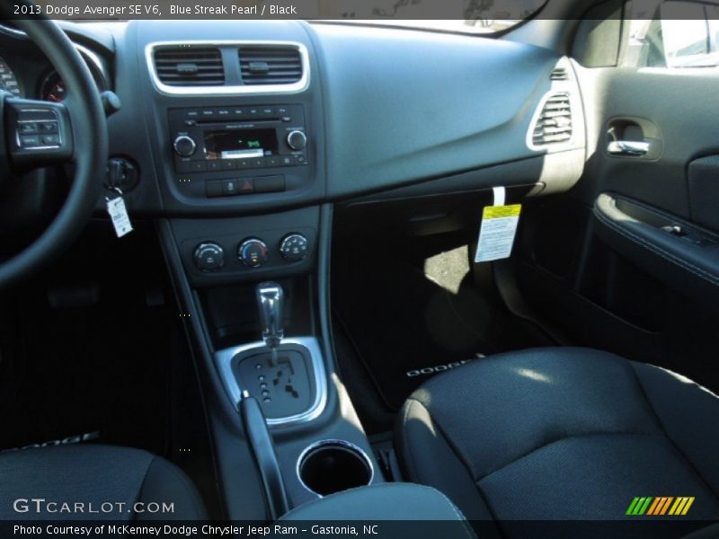 Blue Streak Pearl / Black 2013 Dodge Avenger SE V6