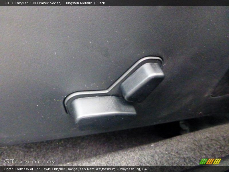 Tungsten Metallic / Black 2013 Chrysler 200 Limited Sedan