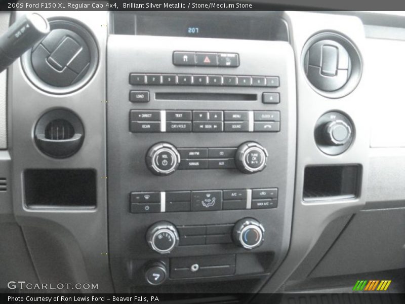 Brilliant Silver Metallic / Stone/Medium Stone 2009 Ford F150 XL Regular Cab 4x4