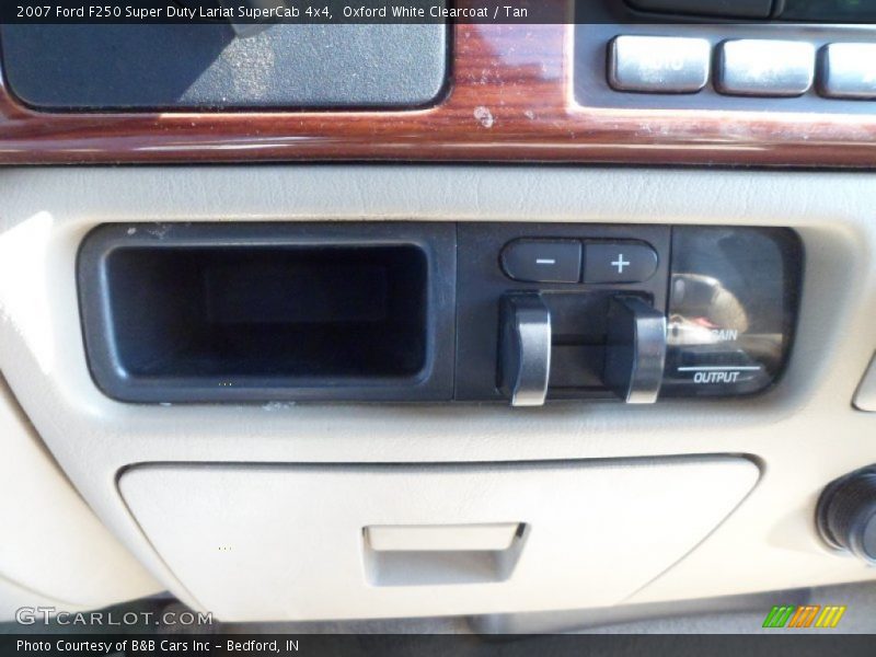 Oxford White Clearcoat / Tan 2007 Ford F250 Super Duty Lariat SuperCab 4x4
