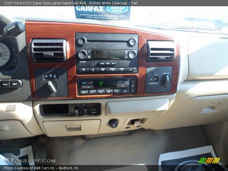 Oxford White Clearcoat / Tan 2007 Ford F250 Super Duty Lariat SuperCab 4x4