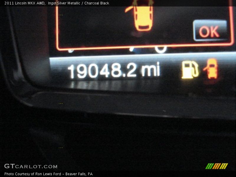 Ingot Silver Metallic / Charcoal Black 2011 Lincoln MKX AWD