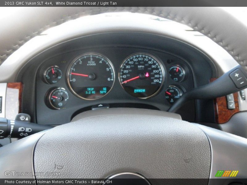 White Diamond Tricoat / Light Tan 2013 GMC Yukon SLT 4x4