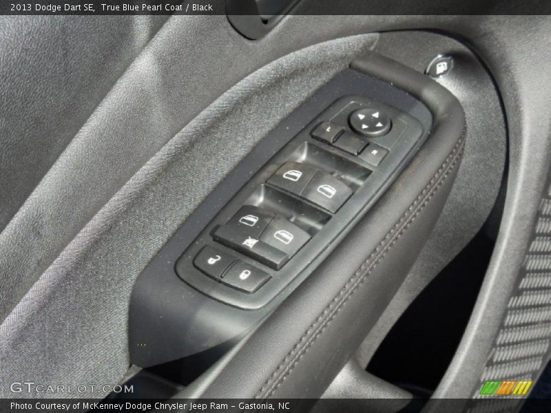 True Blue Pearl Coat / Black 2013 Dodge Dart SE