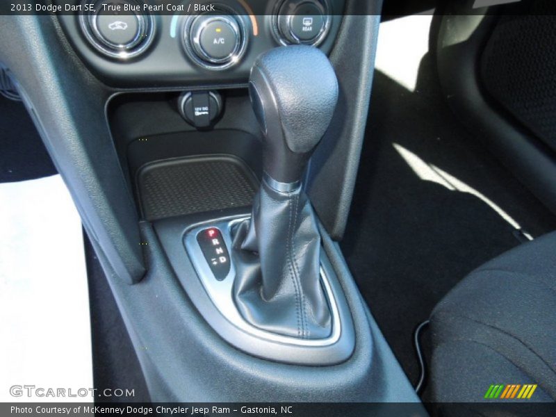 True Blue Pearl Coat / Black 2013 Dodge Dart SE