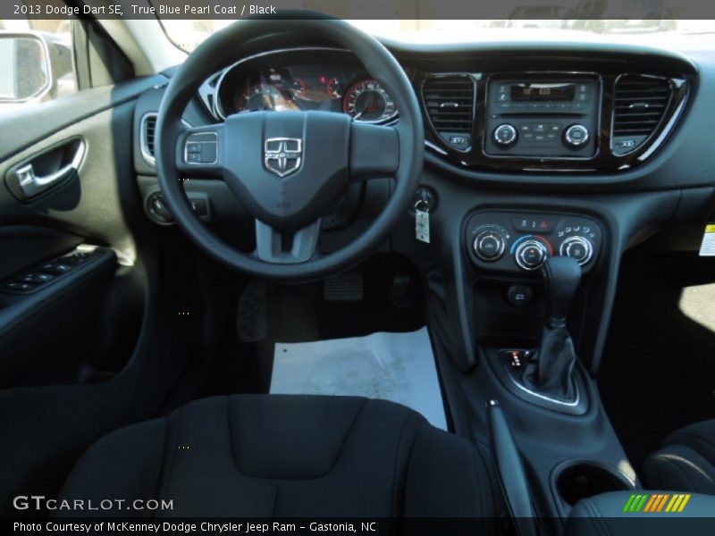 True Blue Pearl Coat / Black 2013 Dodge Dart SE