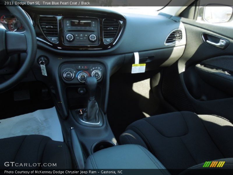 True Blue Pearl Coat / Black 2013 Dodge Dart SE