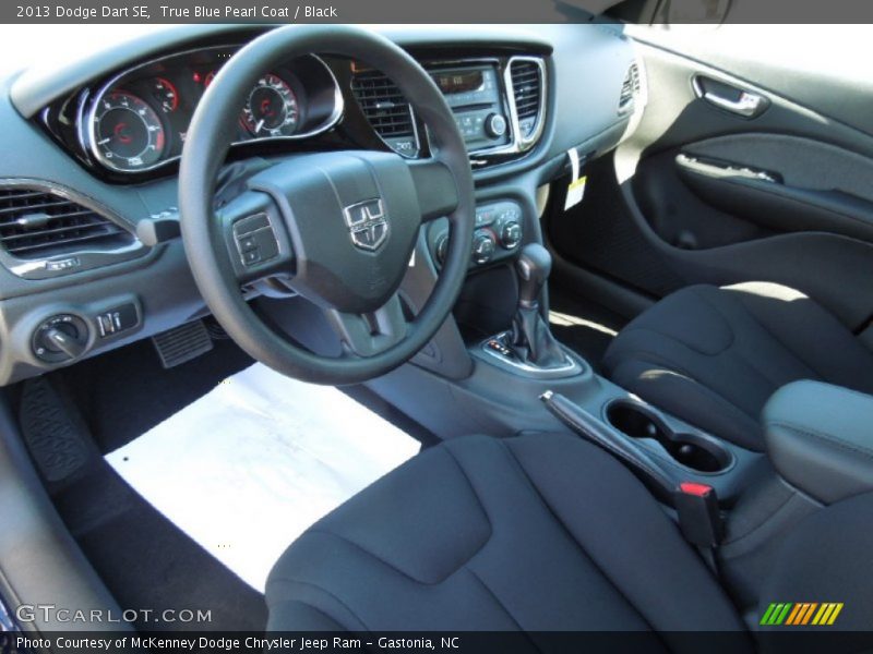 True Blue Pearl Coat / Black 2013 Dodge Dart SE