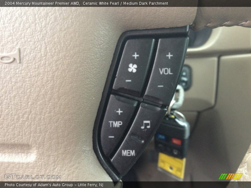 Ceramic White Pearl / Medium Dark Parchment 2004 Mercury Mountaineer Premier AWD