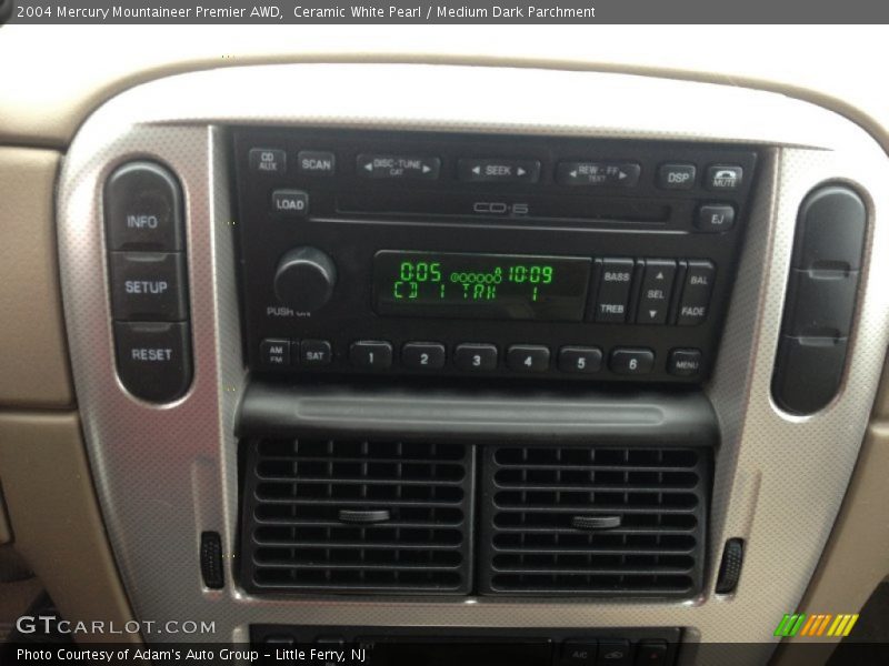 Ceramic White Pearl / Medium Dark Parchment 2004 Mercury Mountaineer Premier AWD