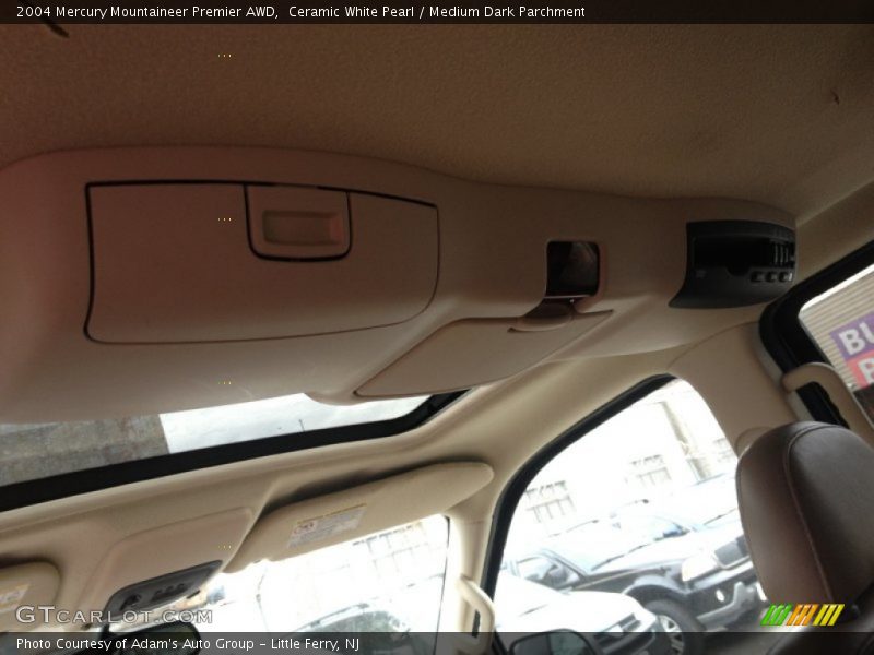 Ceramic White Pearl / Medium Dark Parchment 2004 Mercury Mountaineer Premier AWD