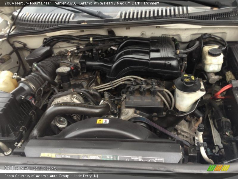 Ceramic White Pearl / Medium Dark Parchment 2004 Mercury Mountaineer Premier AWD