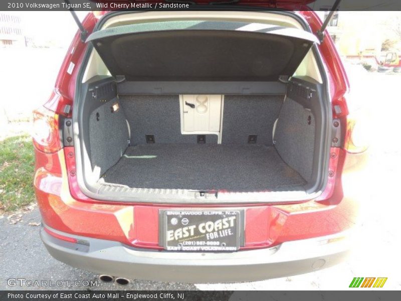 Wild Cherry Metallic / Sandstone 2010 Volkswagen Tiguan SE