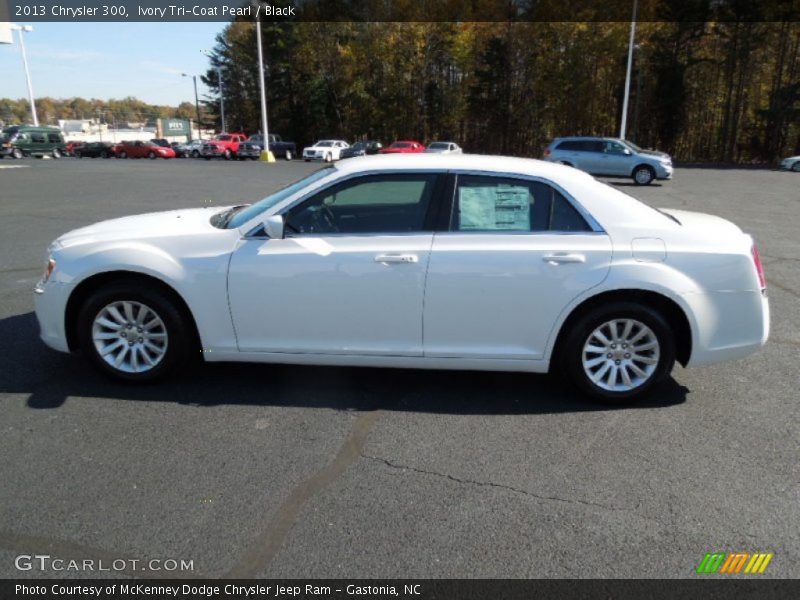 Ivory Tri-Coat Pearl / Black 2013 Chrysler 300