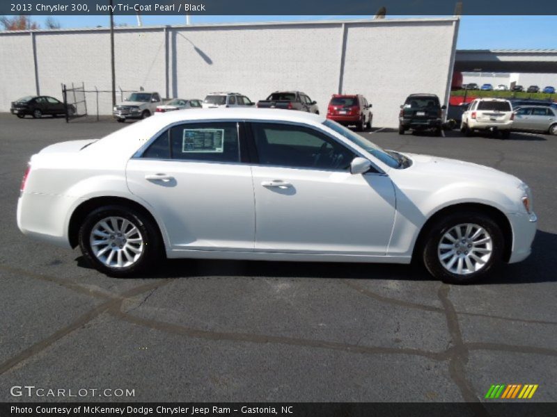 Ivory Tri-Coat Pearl / Black 2013 Chrysler 300