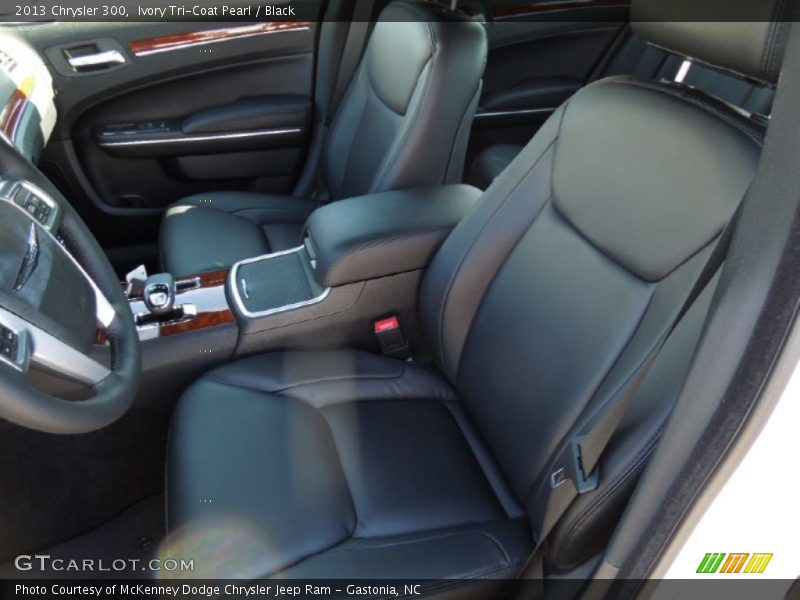 Ivory Tri-Coat Pearl / Black 2013 Chrysler 300