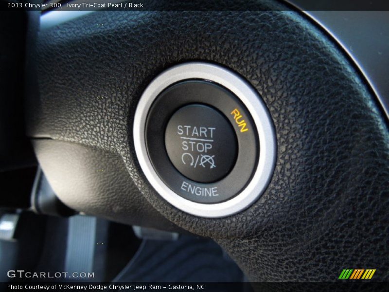 Ivory Tri-Coat Pearl / Black 2013 Chrysler 300