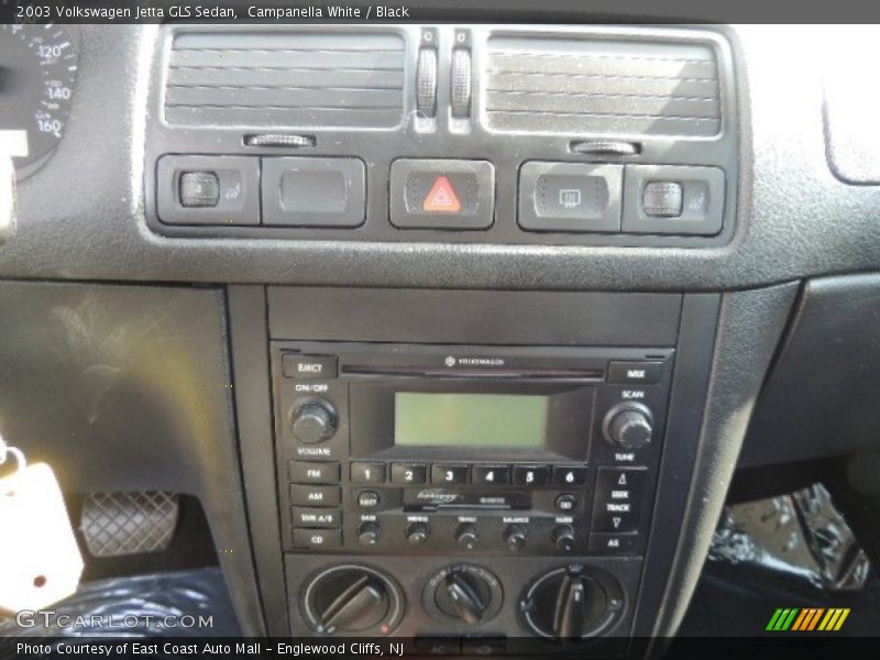 Campanella White / Black 2003 Volkswagen Jetta GLS Sedan