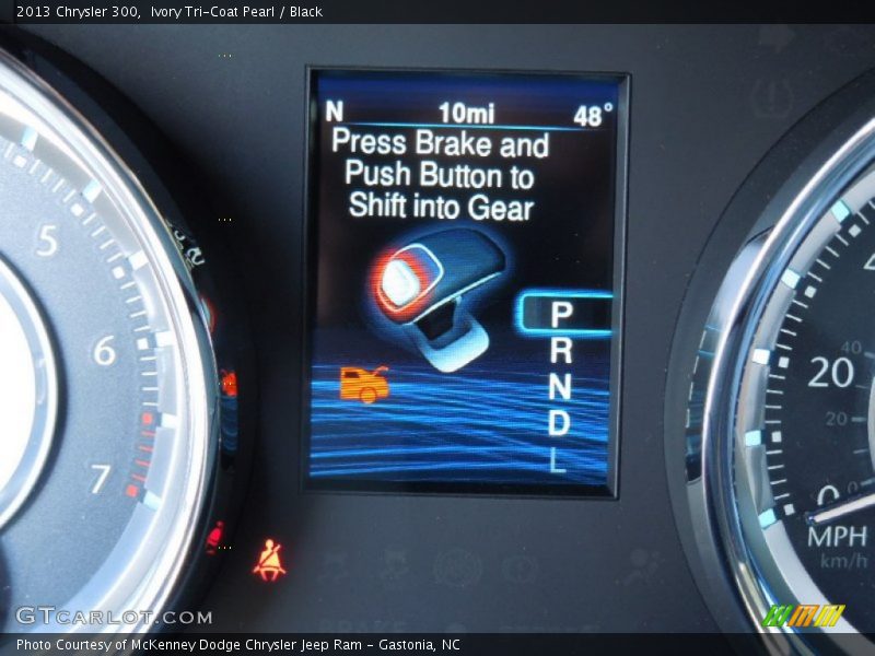 Ivory Tri-Coat Pearl / Black 2013 Chrysler 300