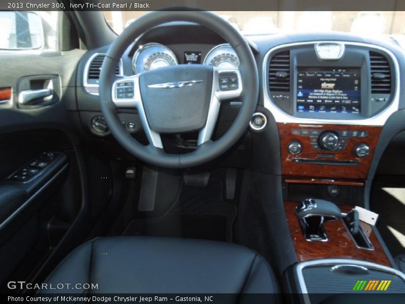 Ivory Tri-Coat Pearl / Black 2013 Chrysler 300