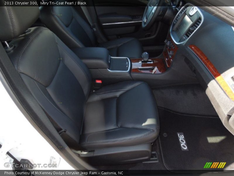 Ivory Tri-Coat Pearl / Black 2013 Chrysler 300