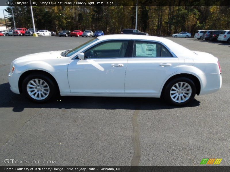 Ivory Tri-Coat Pearl / Black/Light Frost Beige 2013 Chrysler 300