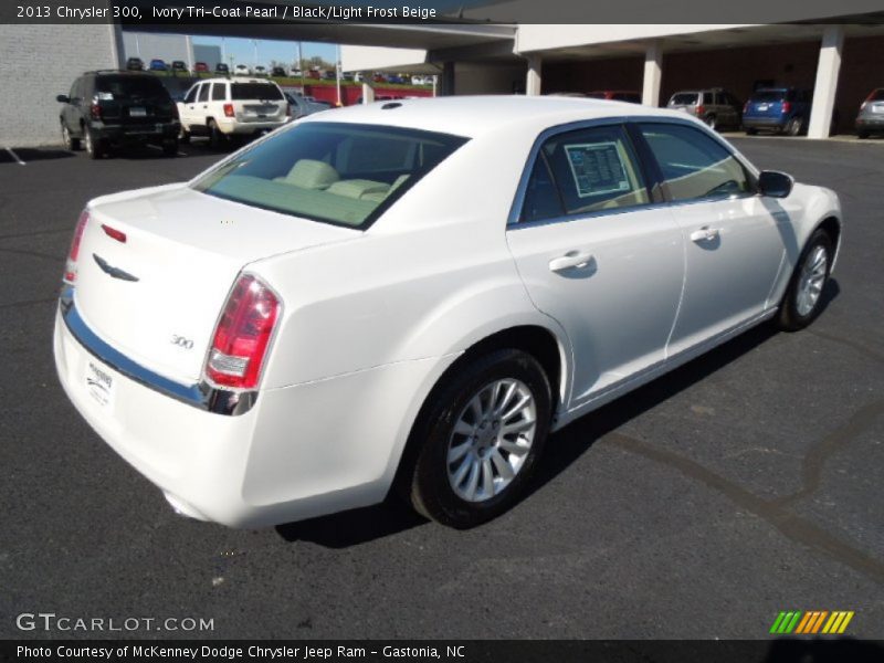Ivory Tri-Coat Pearl / Black/Light Frost Beige 2013 Chrysler 300