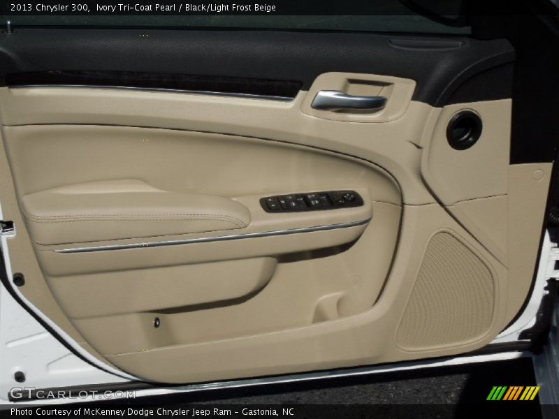 Ivory Tri-Coat Pearl / Black/Light Frost Beige 2013 Chrysler 300