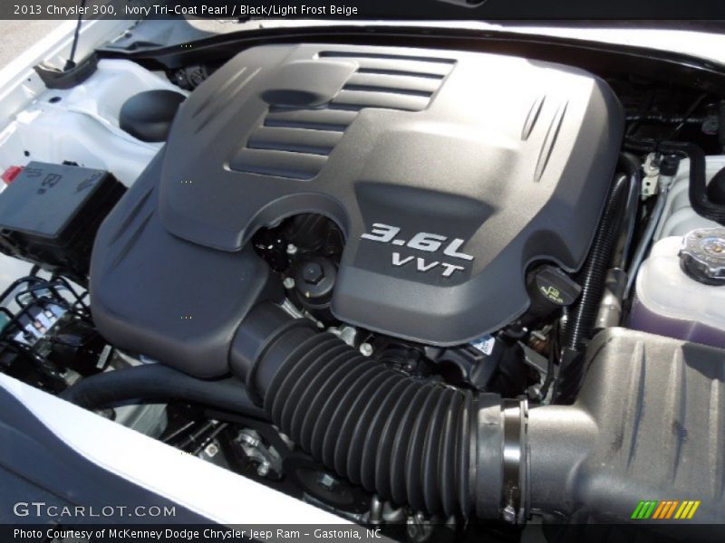 Ivory Tri-Coat Pearl / Black/Light Frost Beige 2013 Chrysler 300