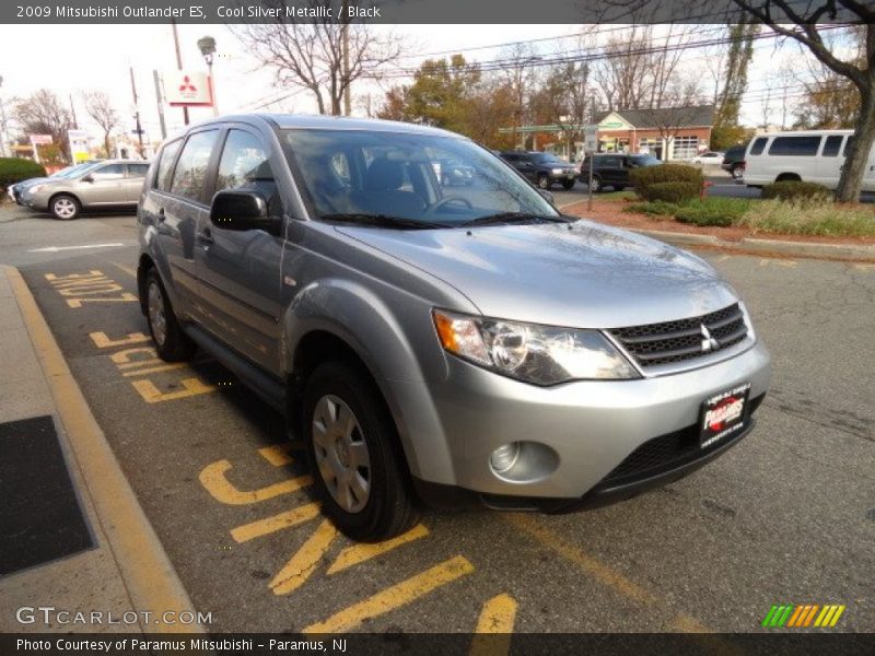 Cool Silver Metallic / Black 2009 Mitsubishi Outlander ES