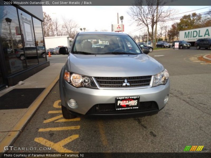 Cool Silver Metallic / Black 2009 Mitsubishi Outlander ES