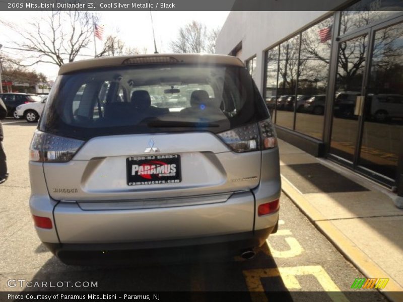 Cool Silver Metallic / Black 2009 Mitsubishi Outlander ES