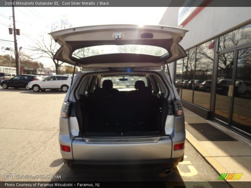 Cool Silver Metallic / Black 2009 Mitsubishi Outlander ES