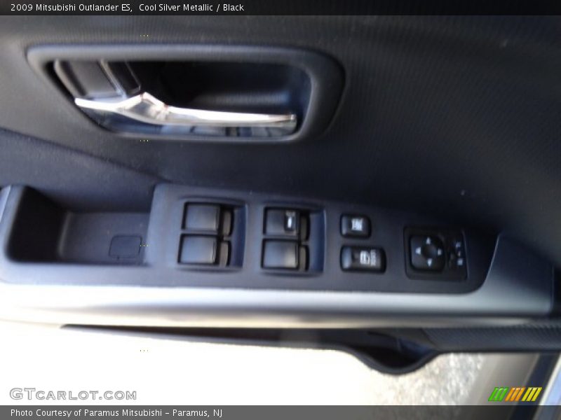 Cool Silver Metallic / Black 2009 Mitsubishi Outlander ES
