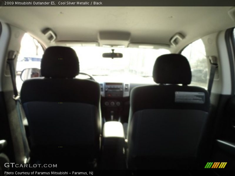 Cool Silver Metallic / Black 2009 Mitsubishi Outlander ES
