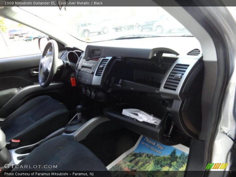 Cool Silver Metallic / Black 2009 Mitsubishi Outlander ES