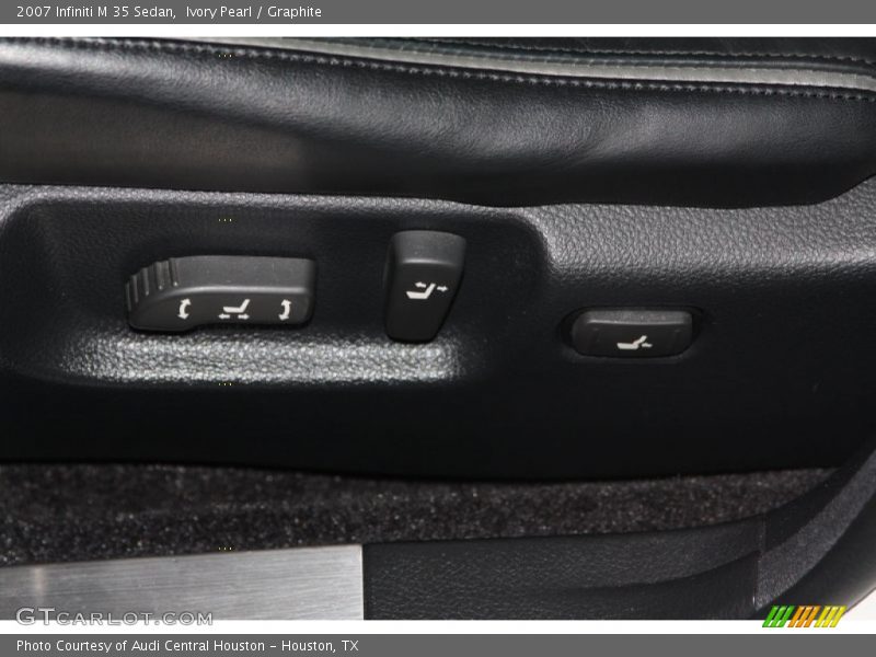 Ivory Pearl / Graphite 2007 Infiniti M 35 Sedan