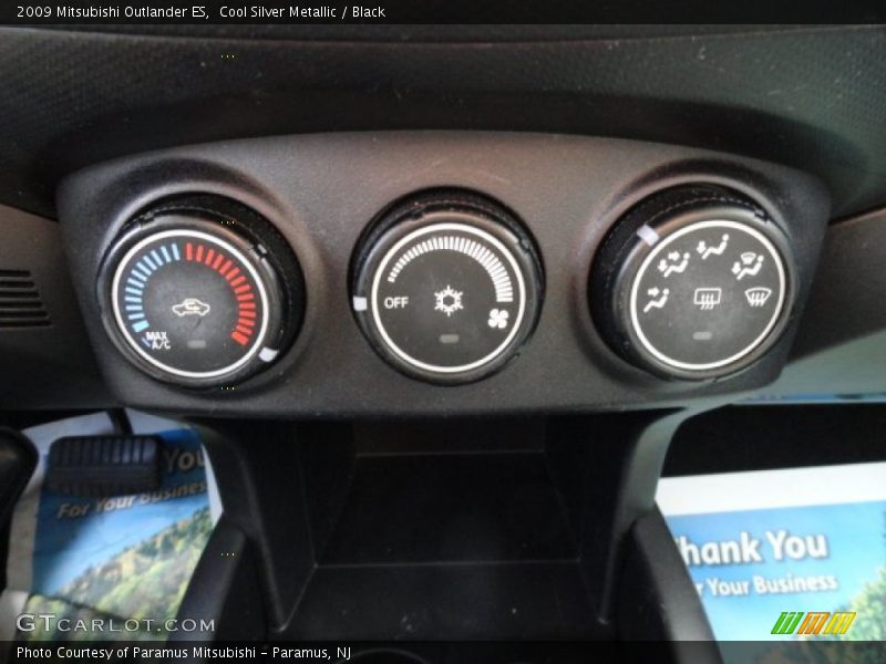 Cool Silver Metallic / Black 2009 Mitsubishi Outlander ES