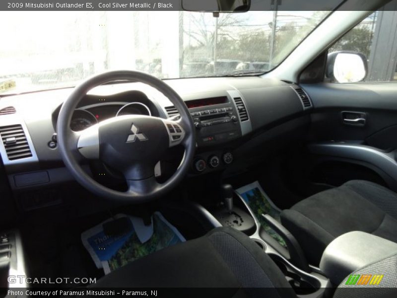 Cool Silver Metallic / Black 2009 Mitsubishi Outlander ES