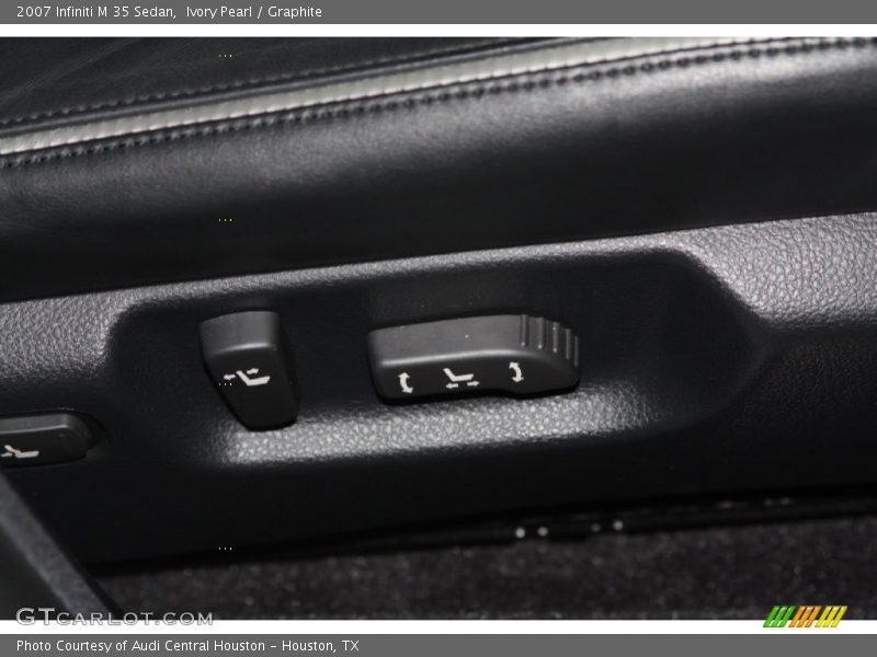 Ivory Pearl / Graphite 2007 Infiniti M 35 Sedan