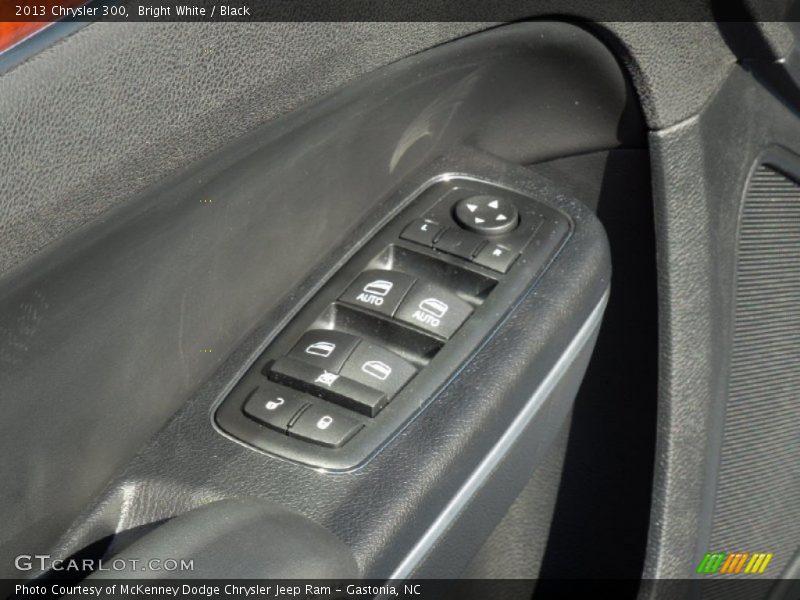 Bright White / Black 2013 Chrysler 300