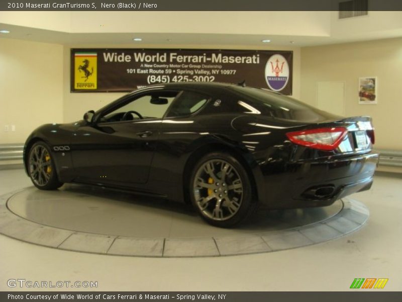 Nero (Black) / Nero 2010 Maserati GranTurismo S