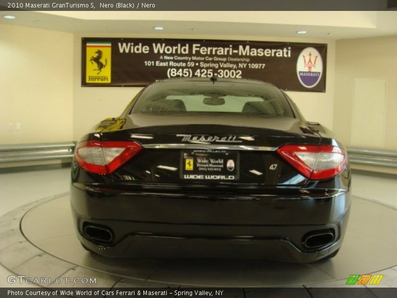 Nero (Black) / Nero 2010 Maserati GranTurismo S