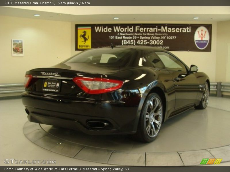 Nero (Black) / Nero 2010 Maserati GranTurismo S