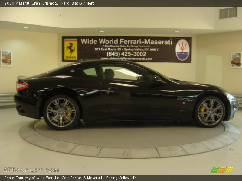 Nero (Black) / Nero 2010 Maserati GranTurismo S
