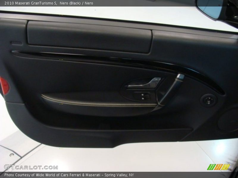 Nero (Black) / Nero 2010 Maserati GranTurismo S