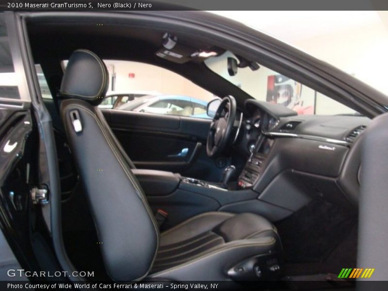 Nero (Black) / Nero 2010 Maserati GranTurismo S